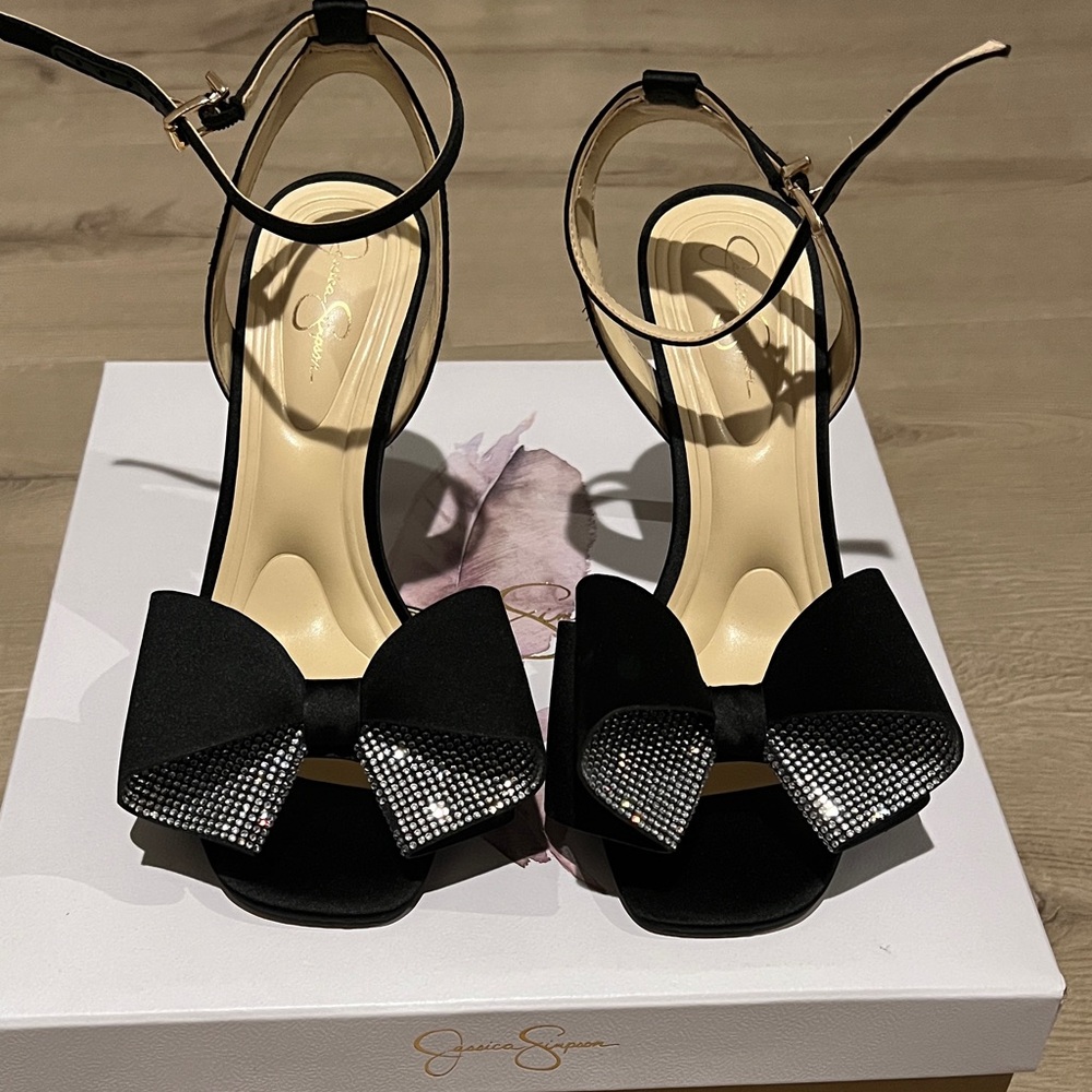 Jessica Simpson Black Heels with Bow Accent